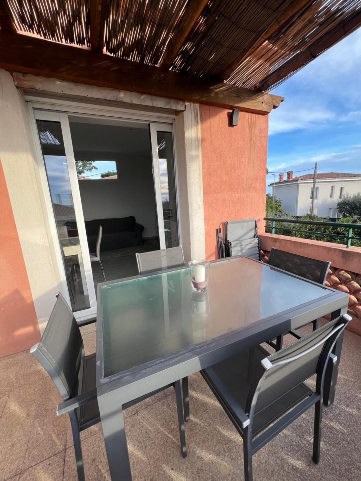 Agreable 3 Pieces Climatise Avec Vue Mer Et Parking 滨海自由城 外观 照片